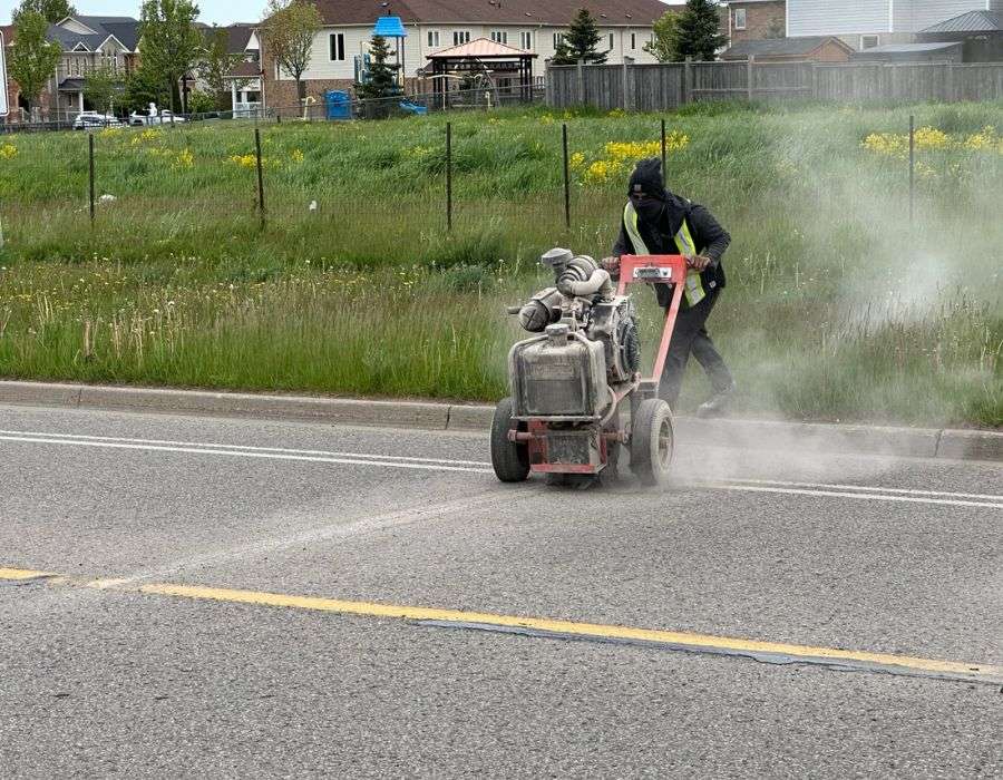 asphalt crack routing and sweeping services in toronto