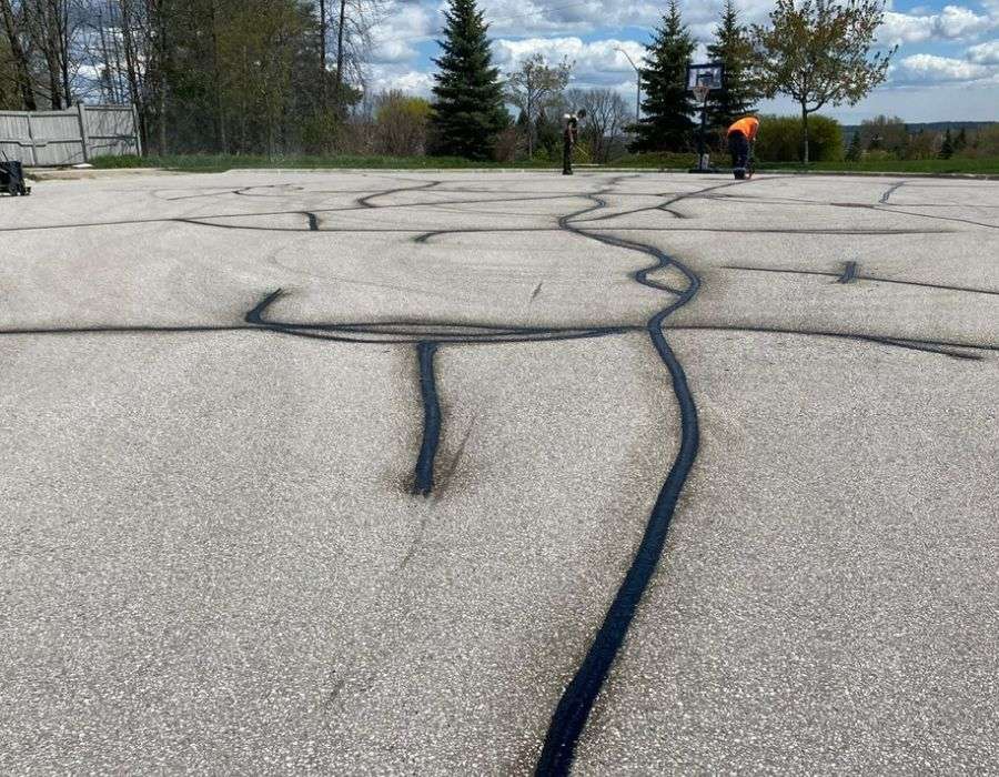 Asphalt Crack Filling Services in Mississauga